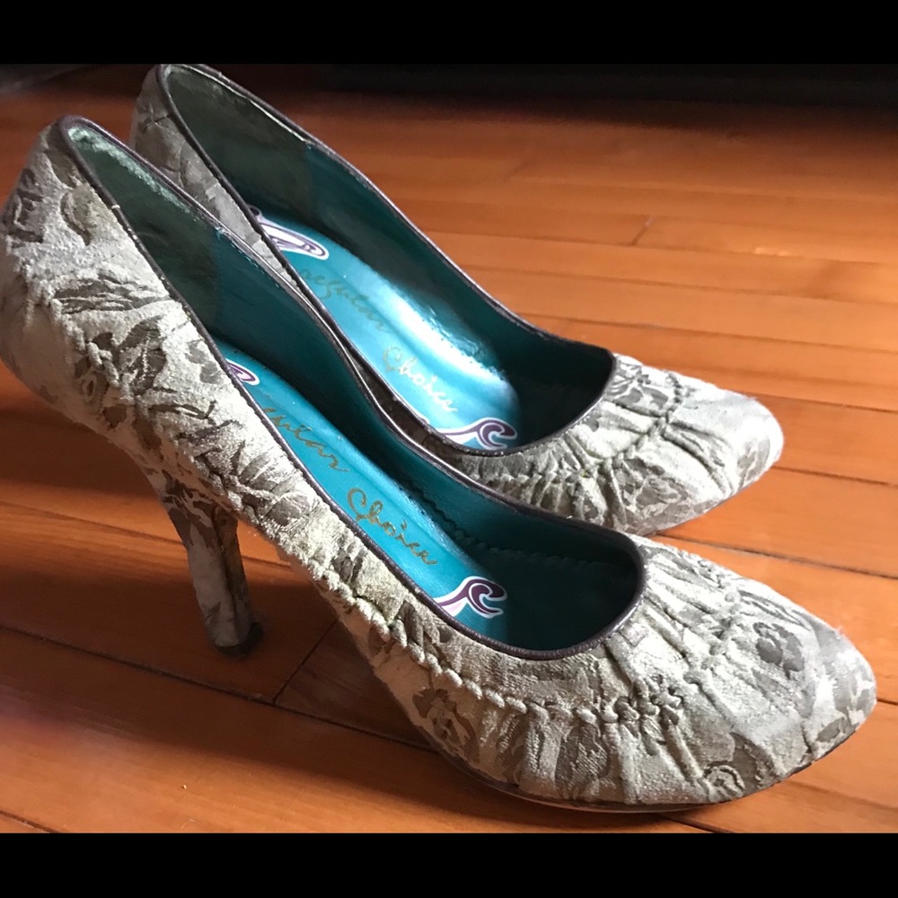 Irregular choice Lime and gold pump